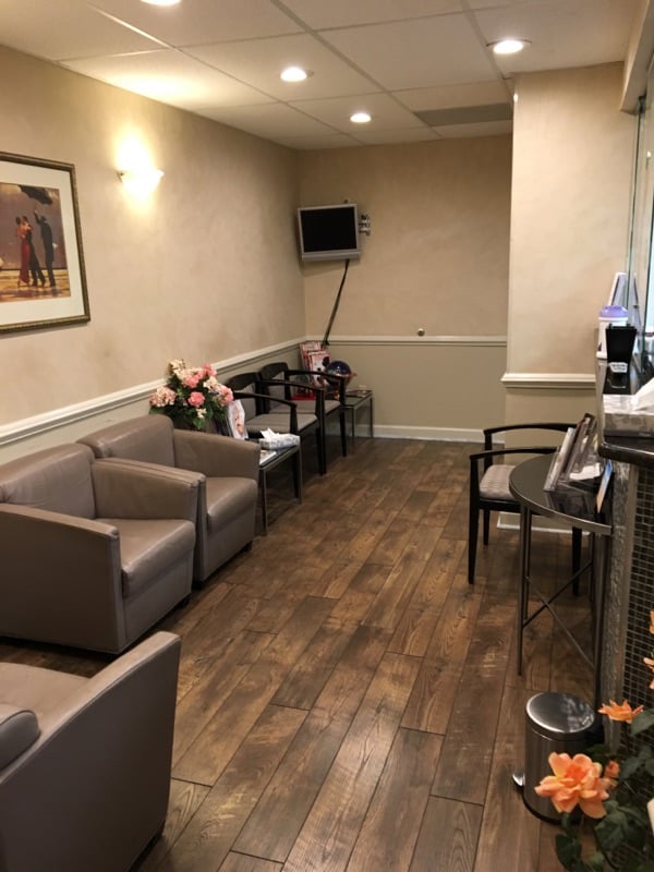 Waiting room at the Flanders office of [PRACTICE_NAME]